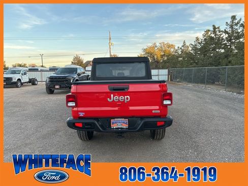 Used 2023 Jeep Gladiator Overland image 5