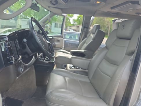 Used 2022 GMC Savana 2500 w/ Enhanced Convenience Package RWD image 14