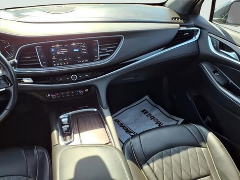 Used 2022 Buick Enclave Avenir image 15