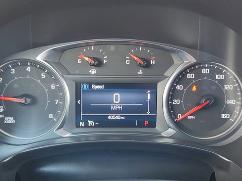 Used 2024 GMC Terrain SLE image 11