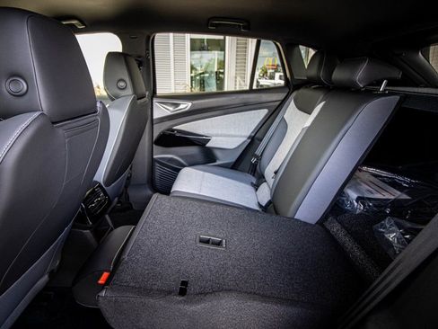 New 2025 Volkswagen ID.4 Pro image 43