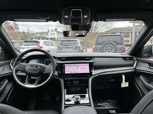 New 2026 Jeep Grand Cherokee L Limited AWD/4WD image 17
