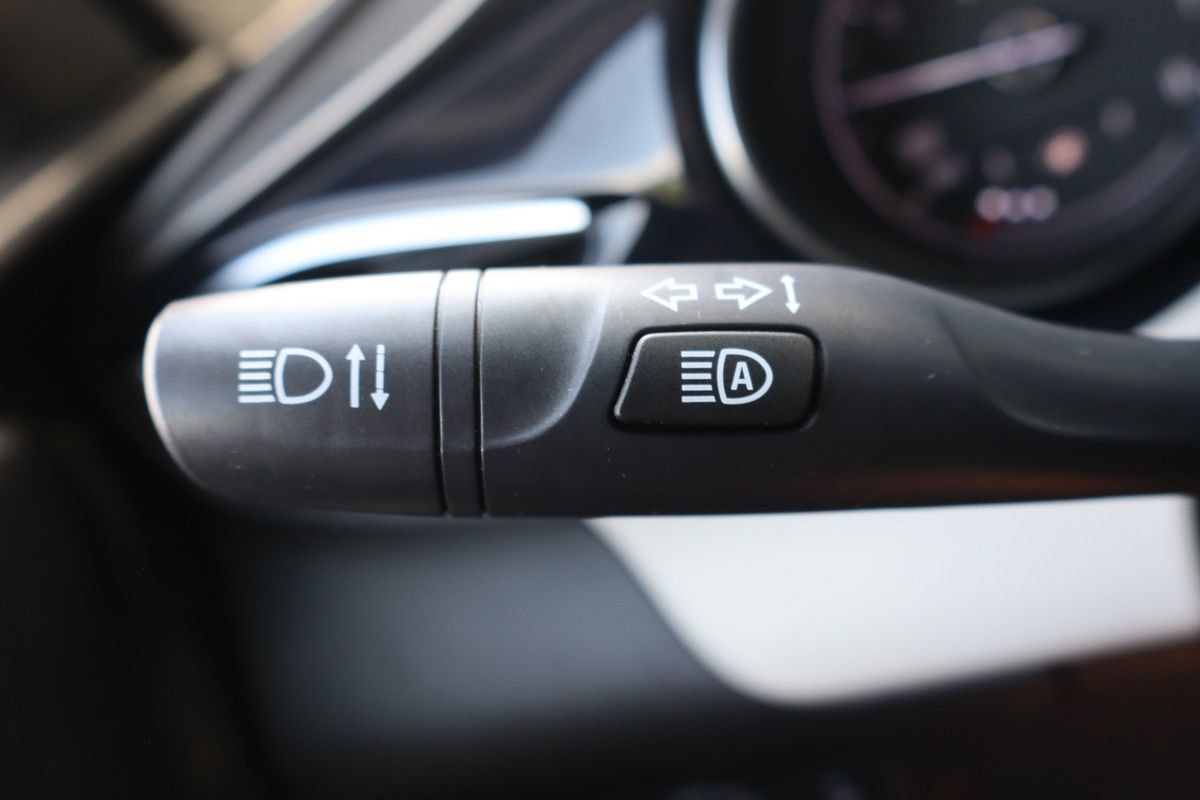 Used 2023 Buick Encore GX Preferred w/ Cold Weather Comfort Package FWD image 31