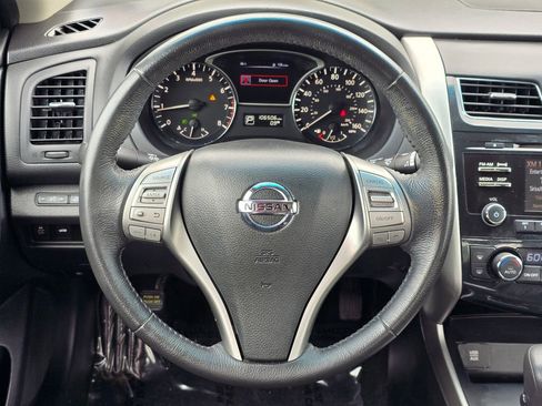 Used 2015 Nissan Altima 2.5 SV FWD image 6