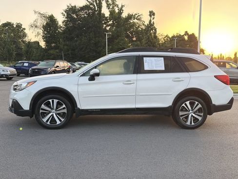 Used 2018 Subaru Outback 2.5i Limited AWD/4WD image 6