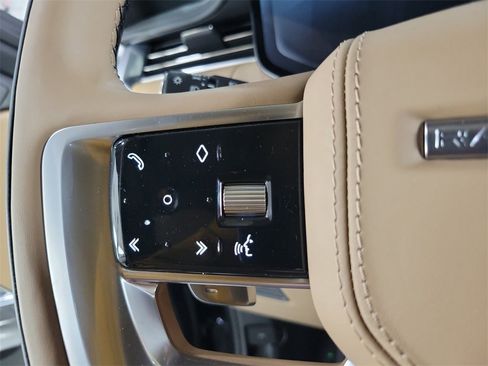 New 2025 Land Rover Range Rover Long Wheelbase SE image 15