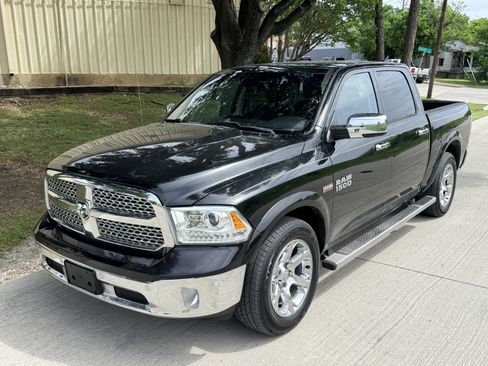 Used 2018 RAM 1500 Laramie RWD image 3