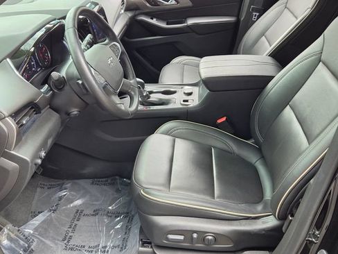 Used 2022 Chevrolet Traverse Premier w/ Redline Edition FWD image 11