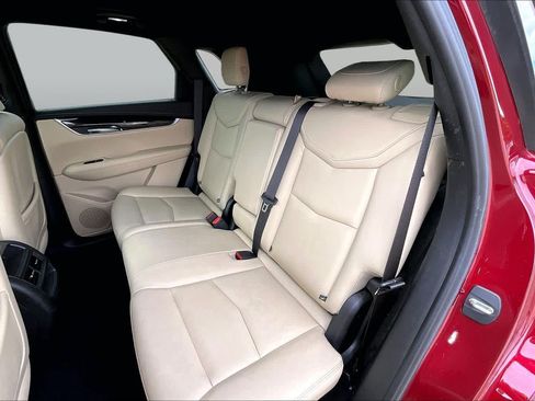 Used 2018 Cadillac XT5 FWD image 21