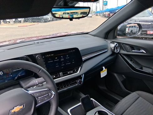 New 2026 Chevrolet Equinox LT w/ Safety and Technology Package FWD image 10