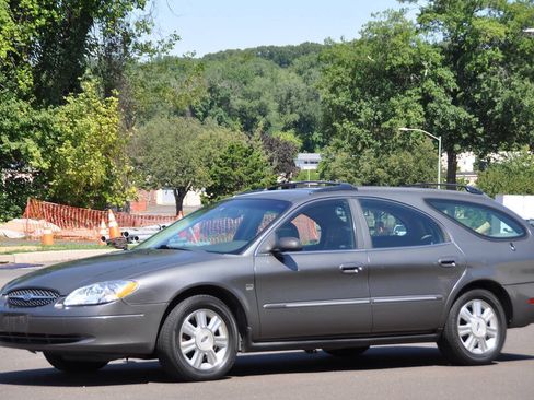 Used 2003 Ford Taurus SEL FWD image 2