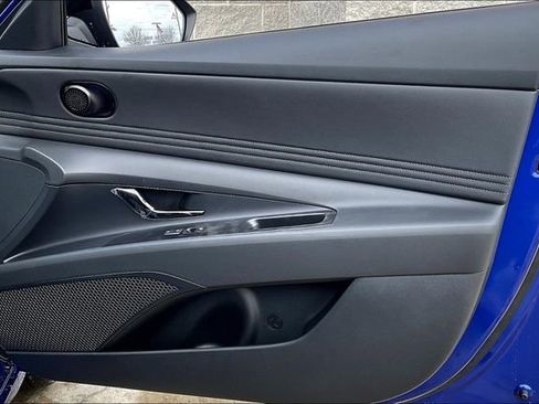 New 2025 Hyundai Elantra SEL image 23
