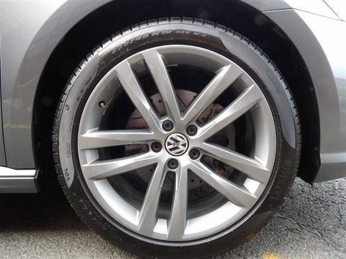 Used 2017 Volkswagen Passat 1.8T R-Line FWD image 8