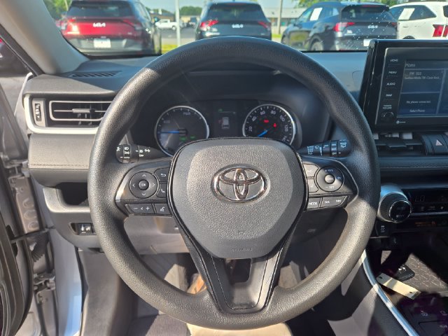 Used 2021 Toyota RAV4 XLE AWD/4WD image 16
