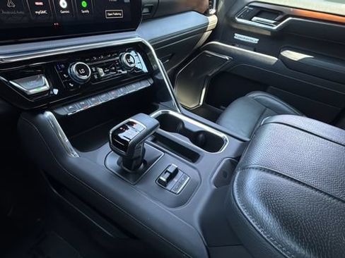 Used 2025 GMC Sierra 1500 Denali w/ Denali Reserve Package AWD/4WD image 14