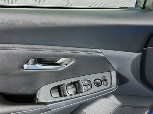 Used 2024 Nissan Sentra SV FWD image 15