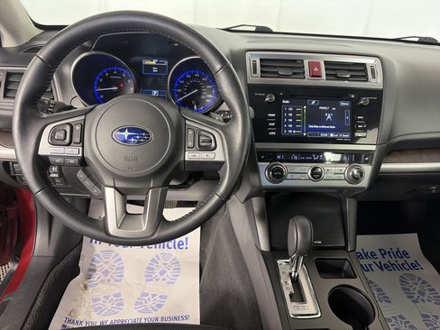 Used 2017 Subaru Outback 2.5i Limited image 3