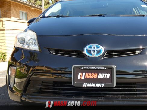 Used 2014 Toyota Prius Four w/ Solar Roof Package FWD image 18