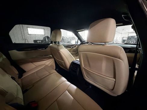 Used 2019 Cadillac XT5 AWD image 11