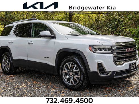 Used 2023 GMC Acadia SLT w/ LPO, Floor Liner Package image 1