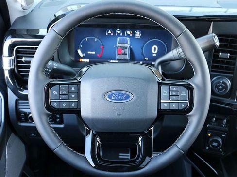 New 2026 Ford F250 Lariat w/ Black Appearance Package image 28