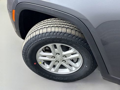 New 2025 Jeep Grand Cherokee Laredo image 45