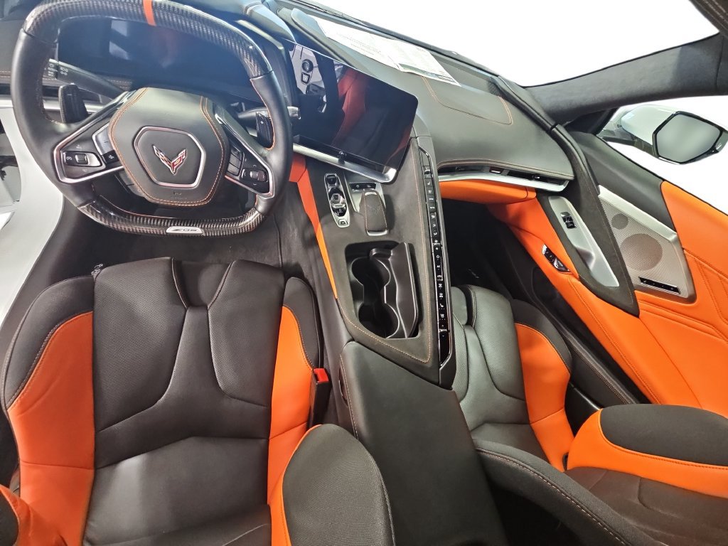 Used 2025 Chevrolet Corvette Z06 RWD image 11