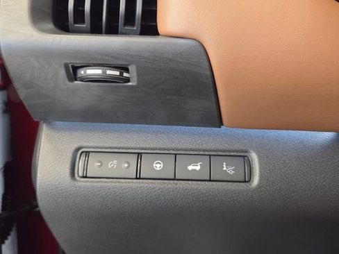 New 2026 Nissan Pathfinder Platinum FWD image 25