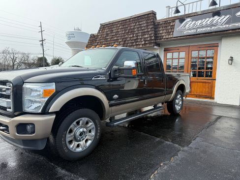 Used 2012 Ford F250 King Ranch w/ King Ranch w/Chrome Pkg image 8