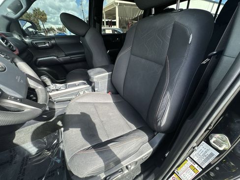 Used 2020 Toyota Tacoma SR5 image 13