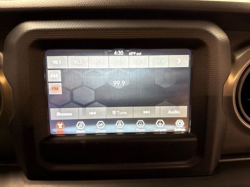 Used 2022 Jeep Gladiator Sport image 15