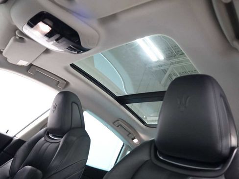 Used 2017 Maserati Levante S image 20