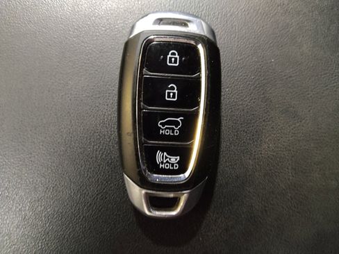 Used 2019 Hyundai Santa Fe AWD image 32