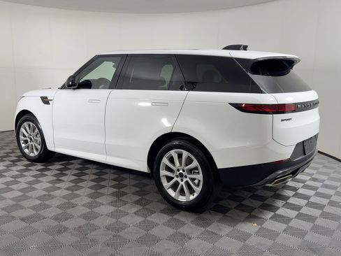 Used 2023 Land Rover Range Rover Sport SE Dynamic image 3