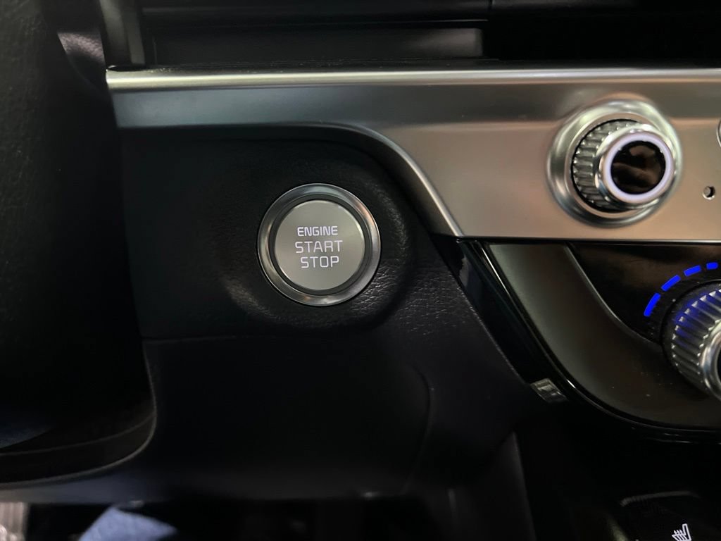 Used 2025 Kia Telluride S FWD image 30