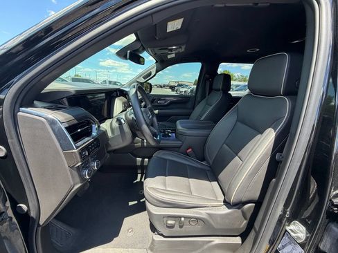 Used 2025 GMC Yukon Elevation AWD/4WD image 2