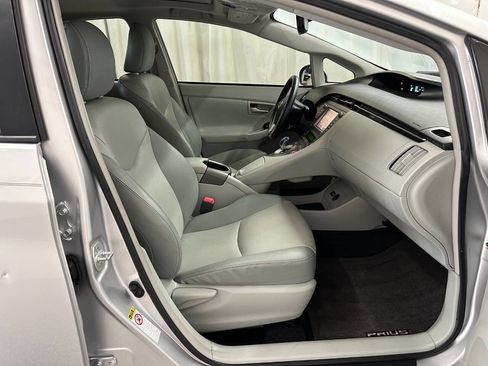 Used 2012 Toyota Prius Two image 11
