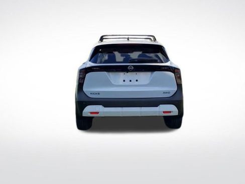 New 2026 Nissan Kicks SV image 4