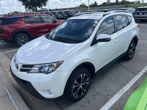 Used 2015 Toyota RAV4 Limited FWD image 1