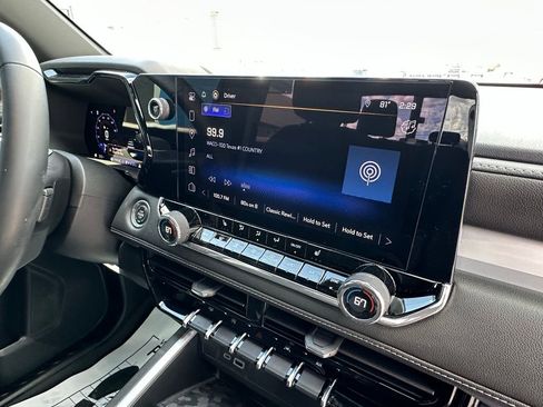 Used 2024 Chevrolet Colorado LT w/ LT Convenience Package II image 17