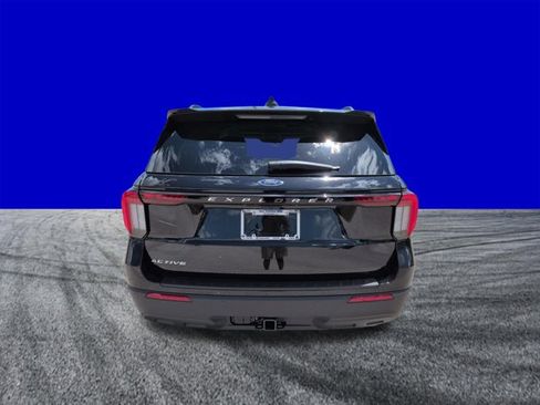 New 2026 Ford Explorer Active RWD image 5