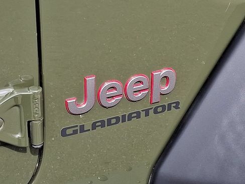 Used 2021 Jeep Gladiator Rubicon AWD/4WD image 28