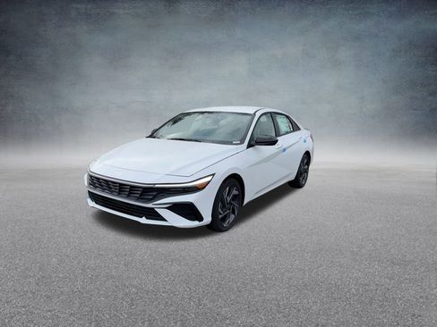 Certified 2025 Hyundai Elantra SEL image 31