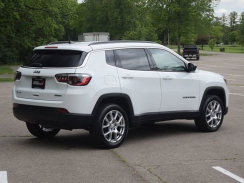 Used 2023 Jeep Compass Latitude AWD/4WD image 25
