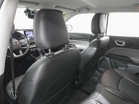 Used 2022 Jeep Compass Latitude image 23