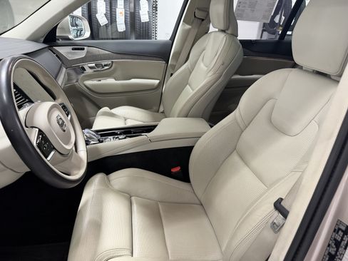 Used 2023 Volvo XC90 B6 Ultimate w/ Lounge Package AWD/4WD image 12