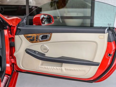 Used 2015 Mercedes-Benz SLK 250 image 48