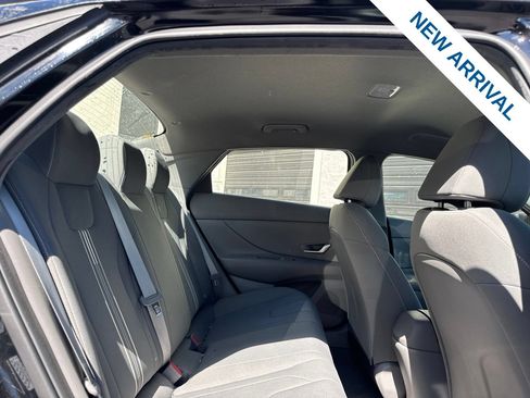 Used 2023 Hyundai Elantra SEL FWD image 11