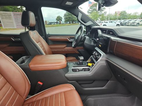 Used 2023 GMC Sierra 1500 Denali Ultimate AWD/4WD image 9