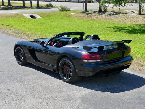 Used 2004 Dodge Viper SRT-10 image 14
